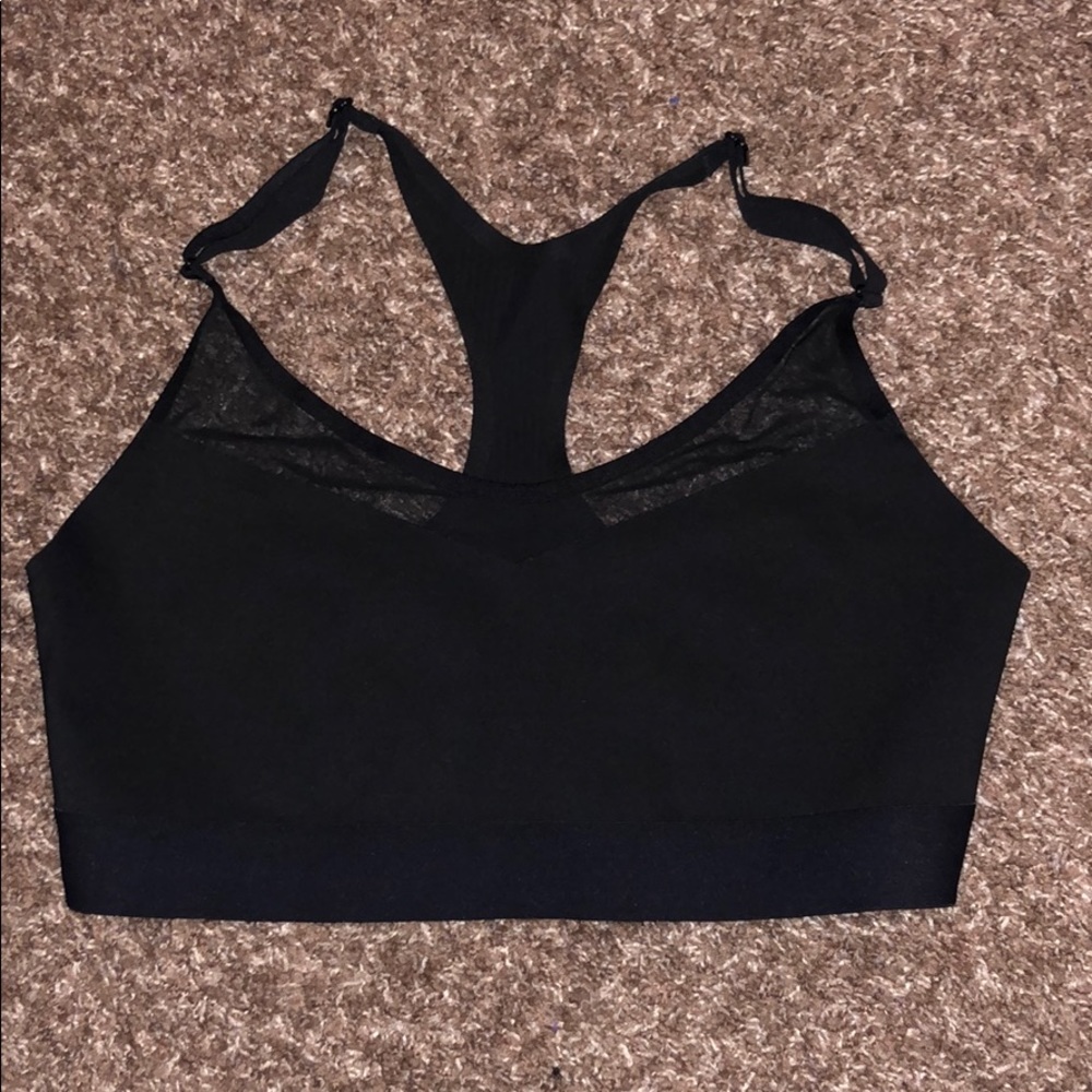 VS black sports bra